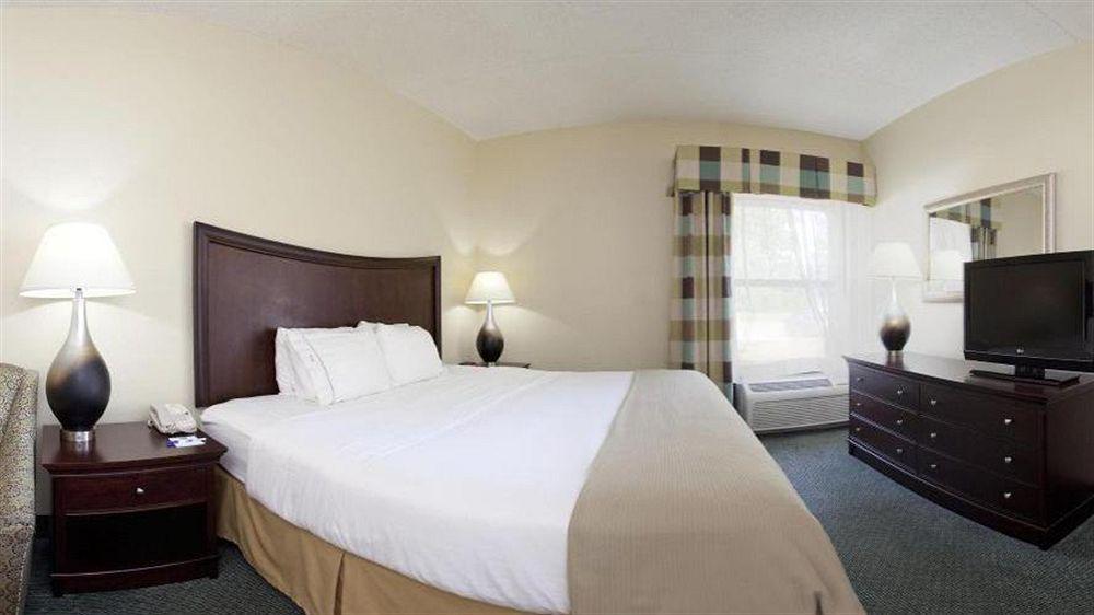 Express Indianapolis Airport By Ihg