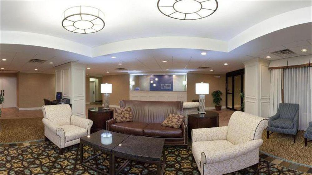 Hotel Express Indianapolis Airport By Ihg Plainfield