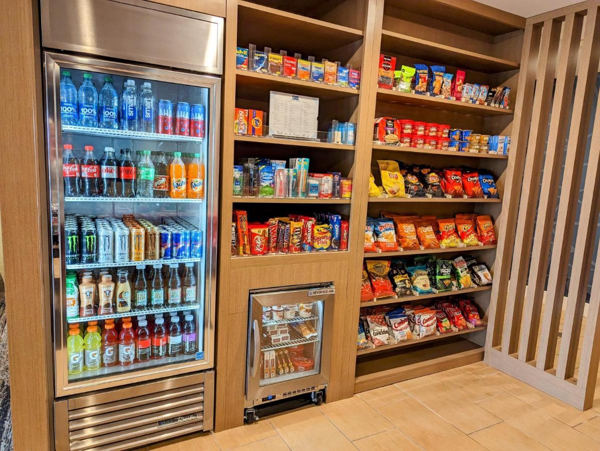 Hotel Express Indianapolis Airport By Ihg 2*