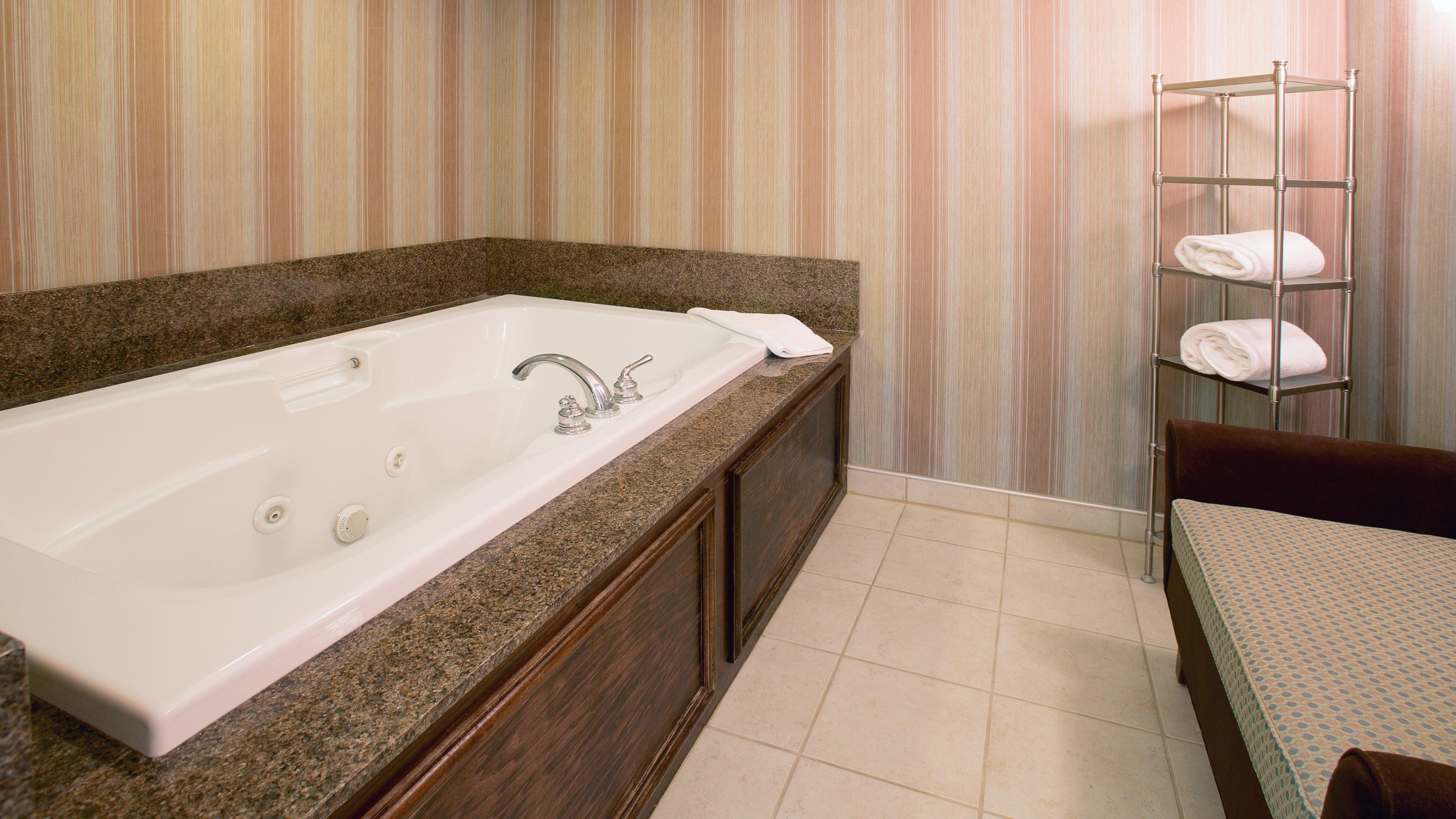Hotel Express Indianapolis Airport By Ihg 2*