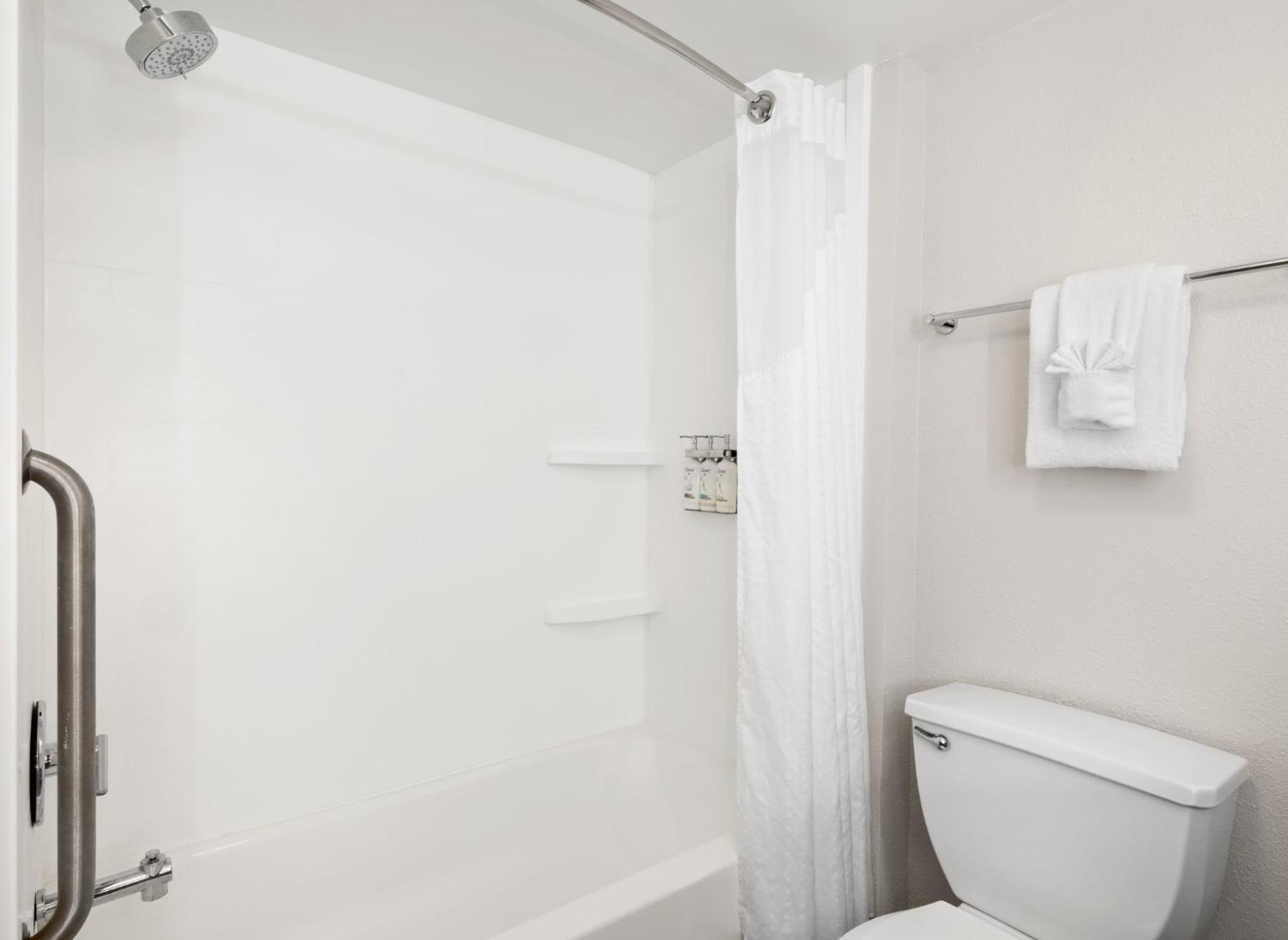 Express Indianapolis Airport By Ihg Hotel 2*