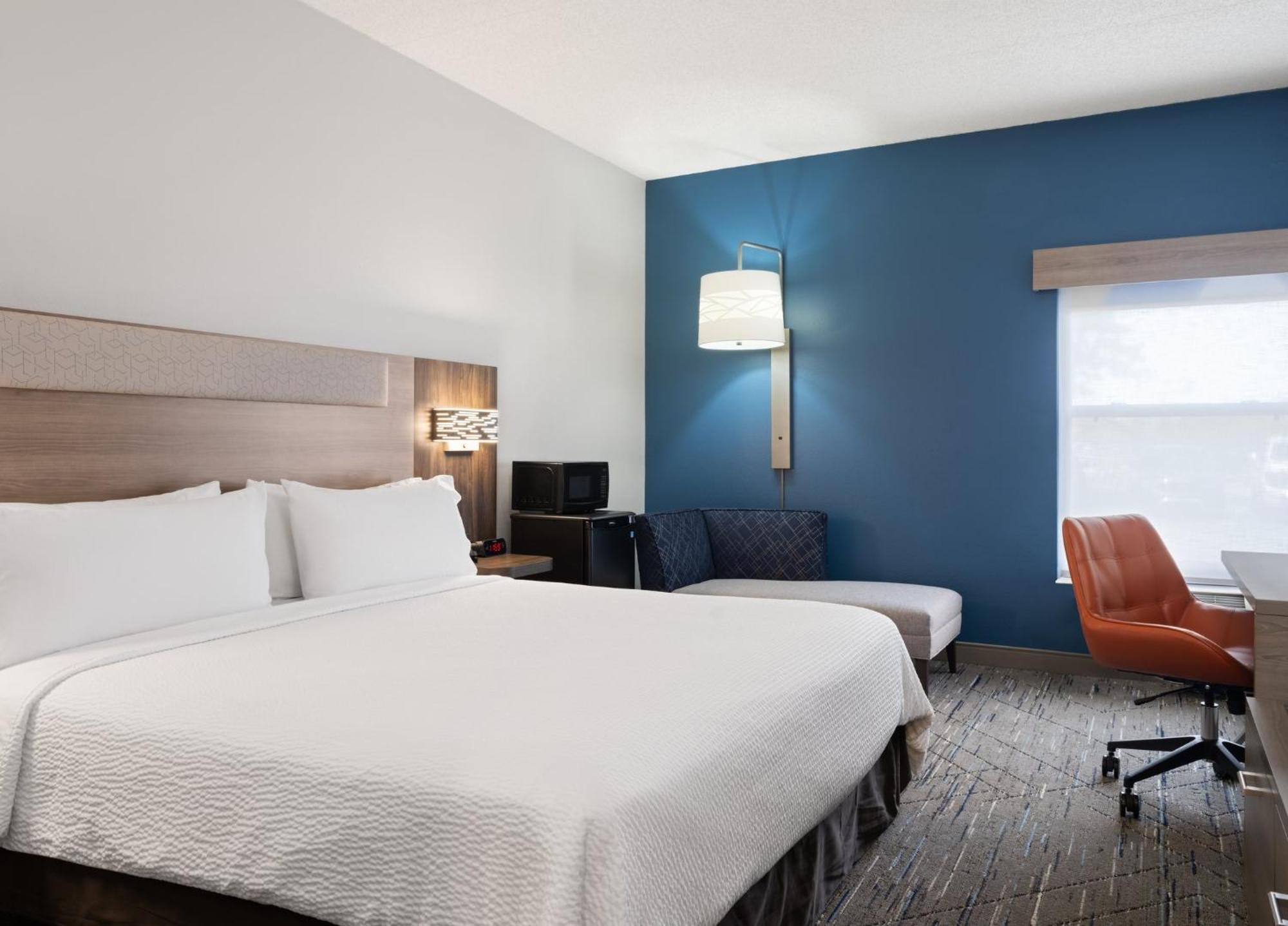Express Indianapolis Airport By Ihg Hotel