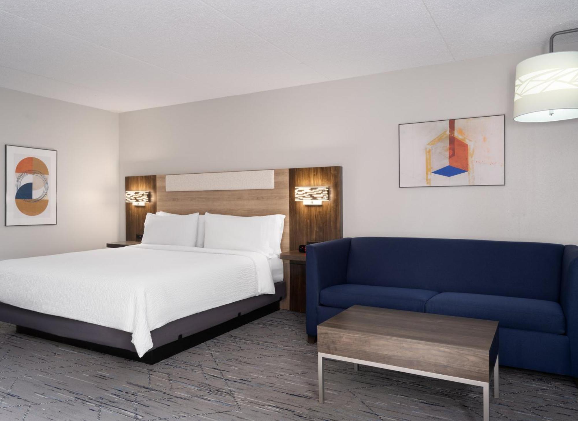 Express Indianapolis Airport By Ihg 2*