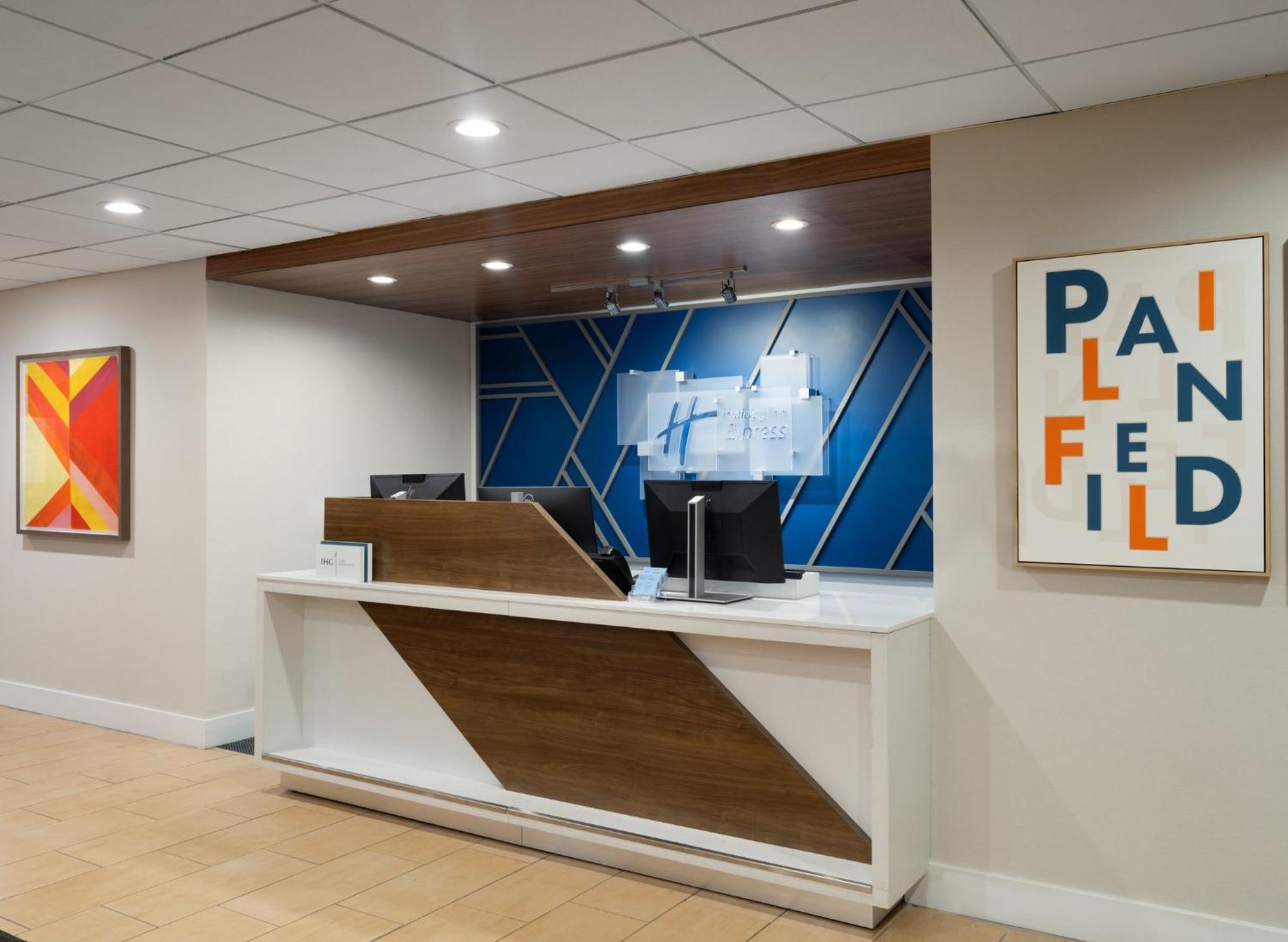 Hotel Express Indianapolis Airport By Ihg