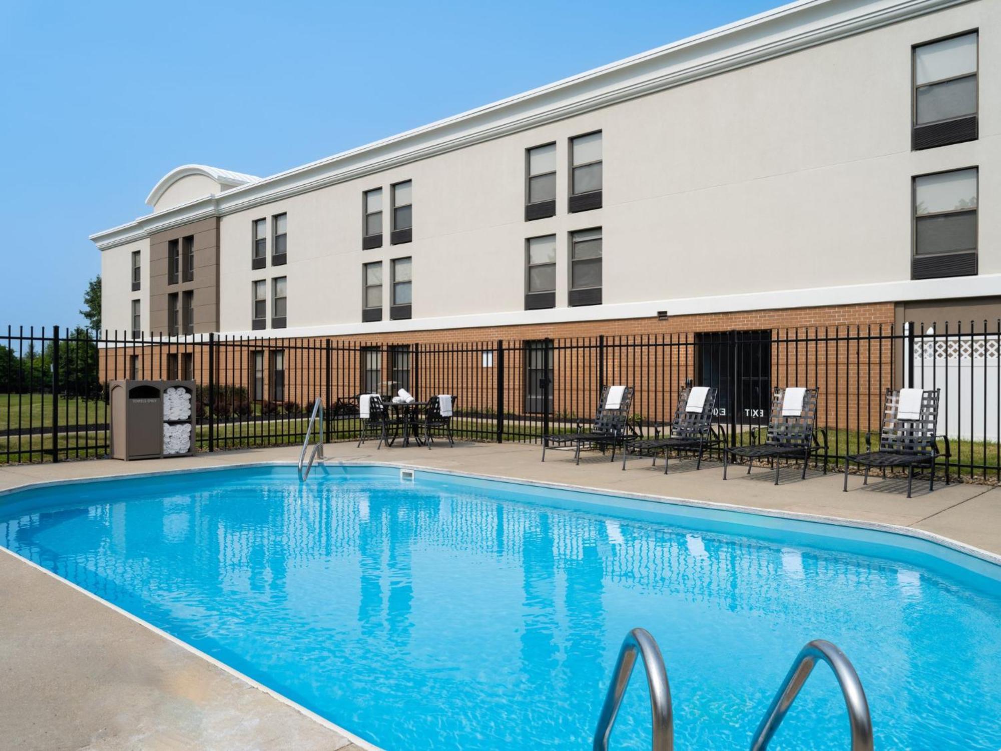 Express Indianapolis Airport By Ihg 2*