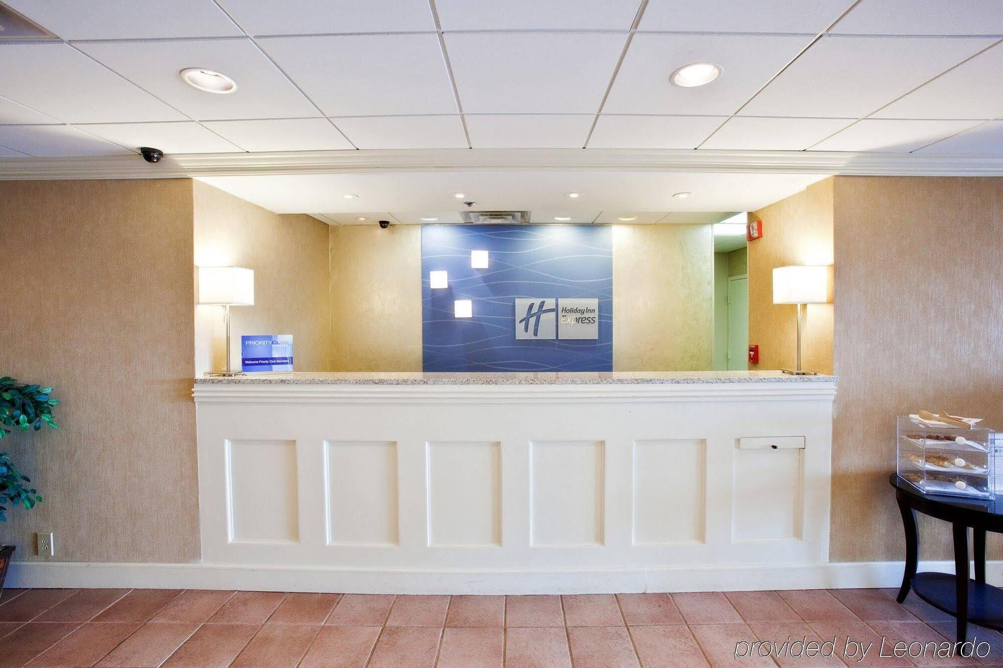Express Indianapolis Airport By Ihg