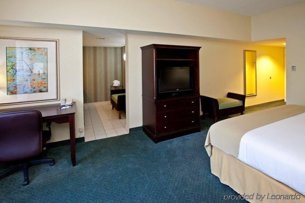 Express Indianapolis Airport By Ihg Hotel Plainfield